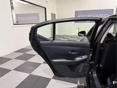 Used 2023 Nissan Sentra SV image 15