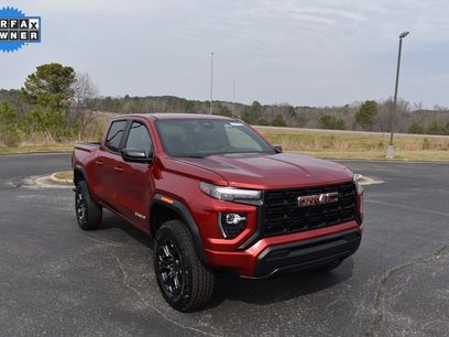 Used 2025 GMC Canyon Elevation