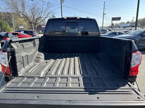 Used 2021 Nissan Titan SV w/ Accessory Utility Package image 20