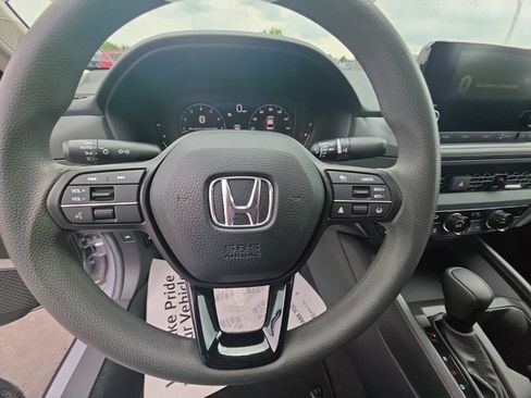 Used 2023 Honda Accord EX image 15
