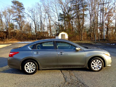 Used 2016 Nissan Altima 2.5 S w/ Power Driver Seat Package image 32