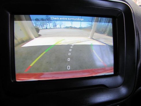 Used 2020 Jeep Renegade Latitude w/ Popular Equipment Group image 37