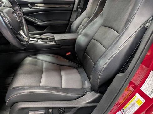 Used 2018 Honda Accord Sport image 10
