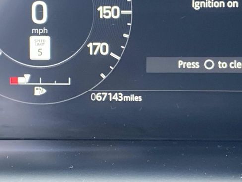 Used 2022 Land Rover Discovery Sport SE image 27