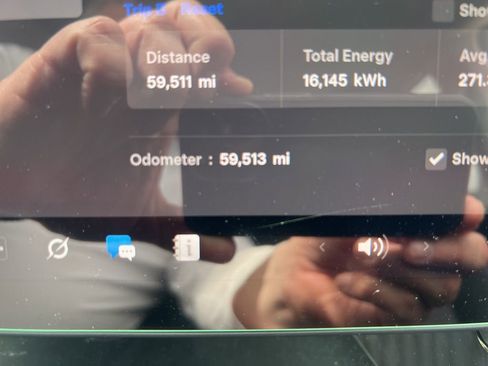 Used 2023 Tesla Model Y Performance image 31