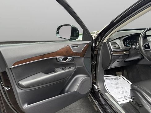 Used 2018 Volvo XC90 T5 Momentum w/ Convenience Package AWD/4WD image 11