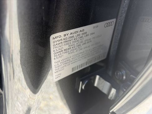 Used 2025 Audi SQ5 Premium Plus AWD/4WD image 33
