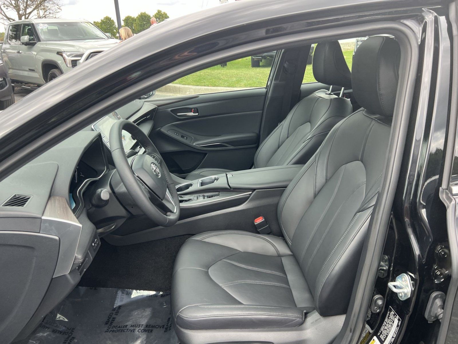 Used 2021 Toyota Avalon XLE w/ Moonroof Package FWD image 13