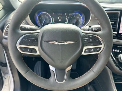 Used 2024 Chrysler Pacifica Pinnacle image 29