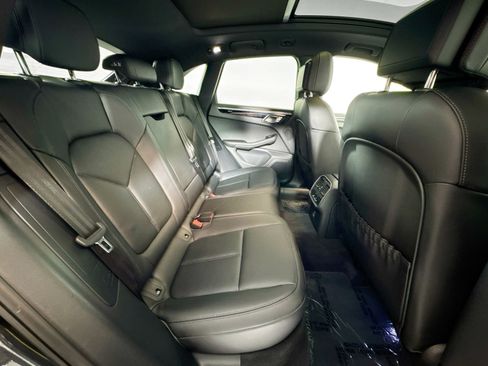 Certified 2025 Porsche Macan image 22