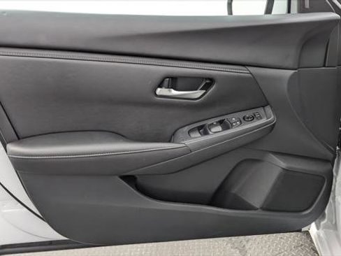 Used 2025 Nissan Sentra SV image 13