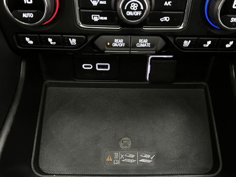 Used 2021 Chevrolet Tahoe Premier w/ Premium Package image 48