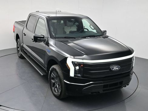 Used 2024 Ford F150 Lightning Platinum AWD/4WD image 36