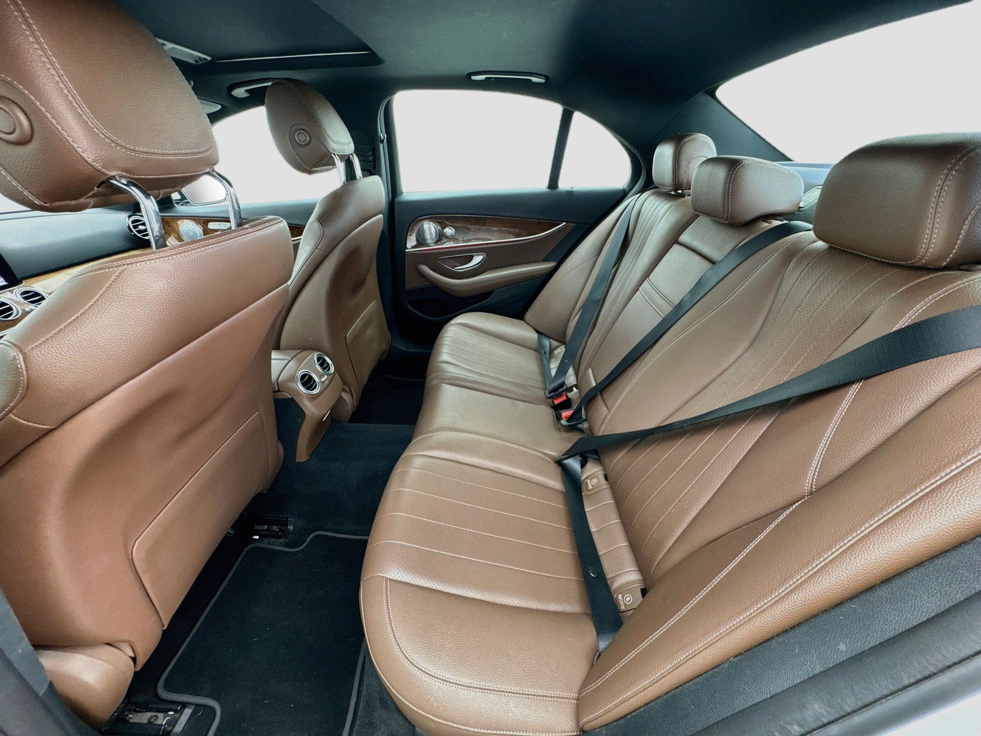 Used 2017 Mercedes-Benz E 300 image 16