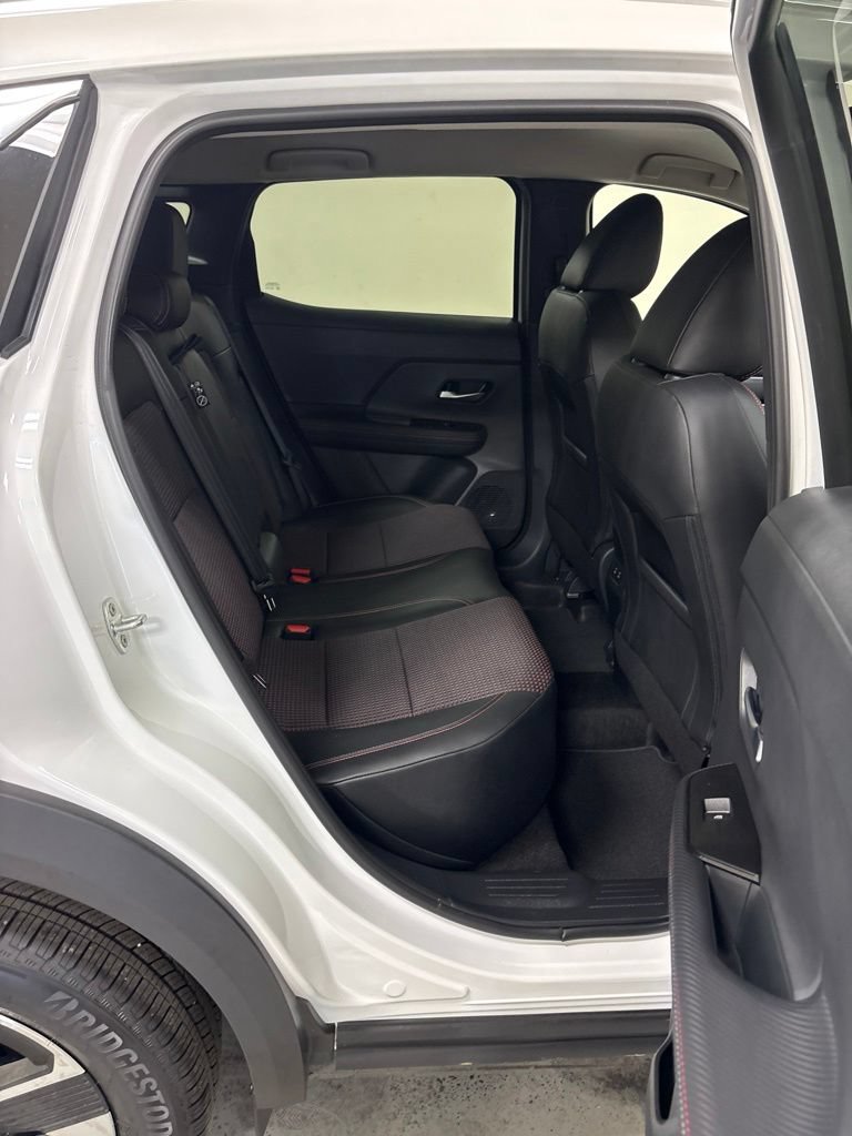 Used 2025 Nissan Kicks SR FWD image 26