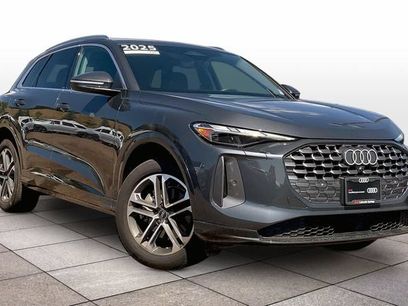 Used 2025 Audi Q5 Premium w/ Convenience Package