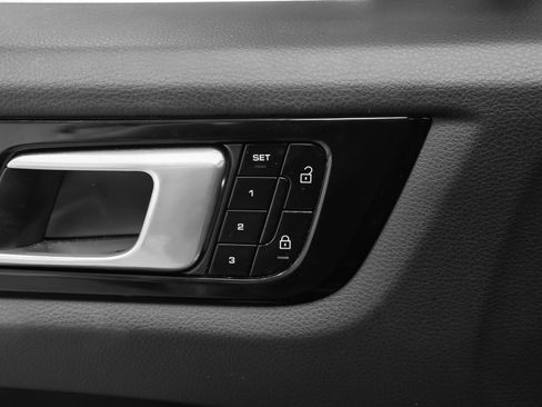 Certified 2021 Porsche Cayenne AWD/4WD image 25