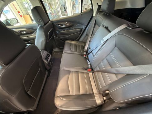 Used 2024 GMC Terrain Denali w/ Denali Premium Package AWD/4WD image 12