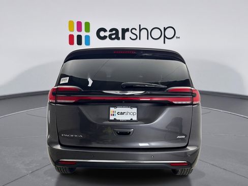 Used 2021 Chrysler Pacifica Touring w/ Cold Weather Group image 4