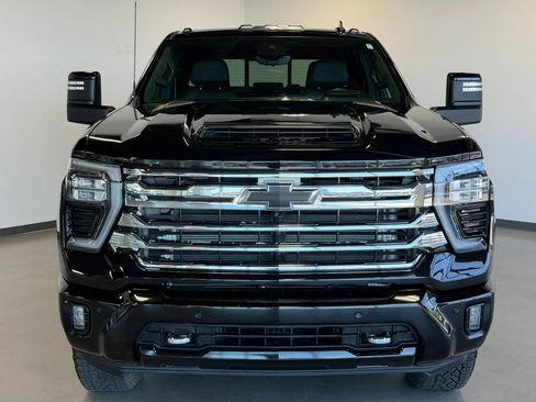 Used 2024 Chevrolet Silverado 3500 High Country w/ Technology Package AWD/4WD image 2