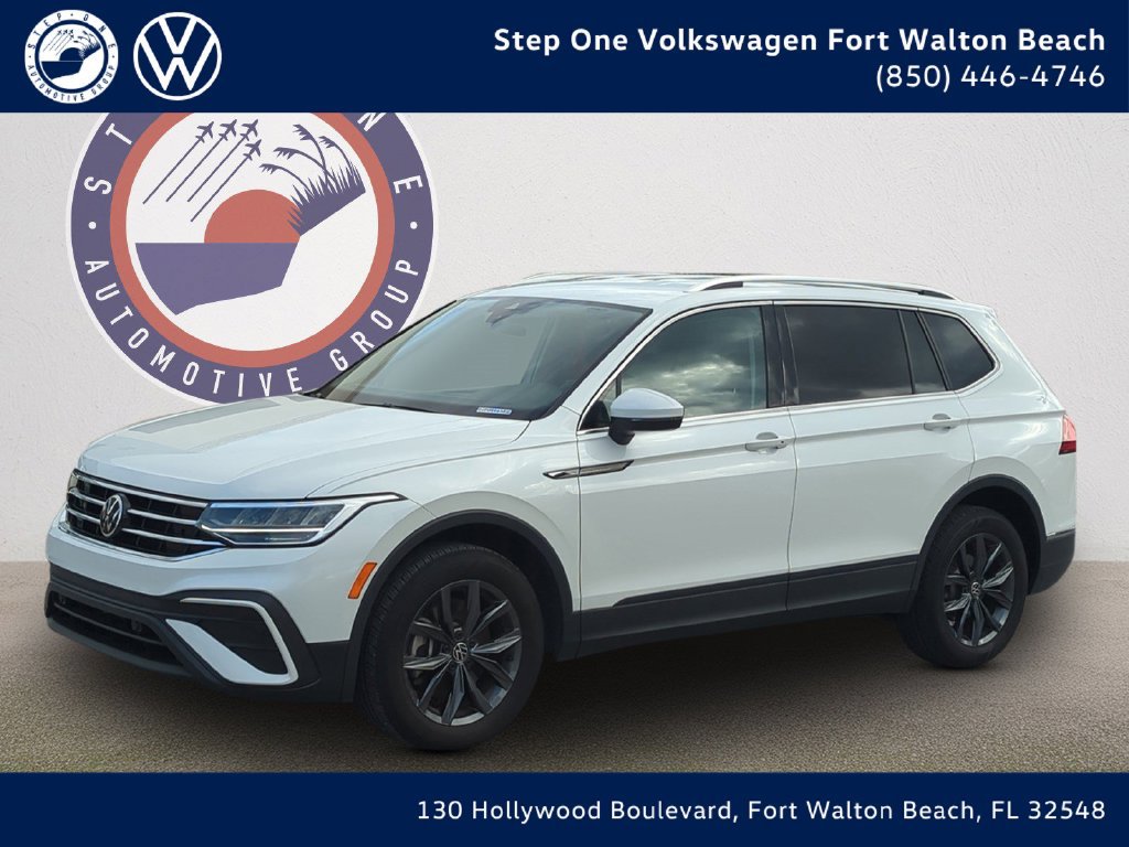 Used 2023 Volkswagen Tiguan SE FWD image 1