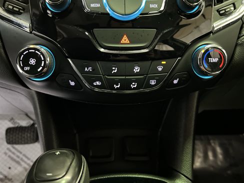 Used 2018 Chevrolet Cruze LT image 21