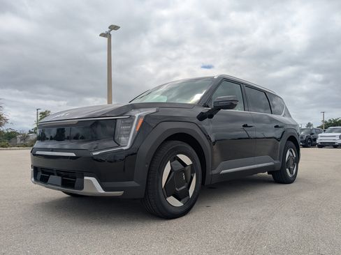 New 2026 Kia EV9 Wind AWD/4WD image 9