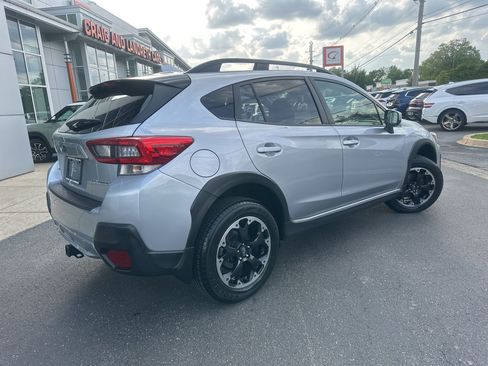 Used 2022 Subaru Crosstrek 2.0i Premium w/ Moonroof Package image 2