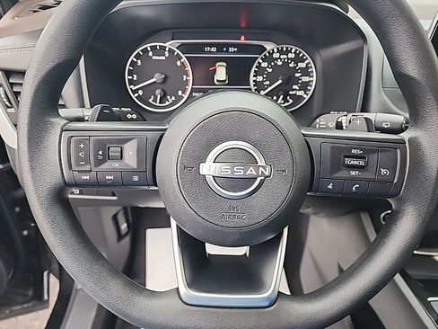 Used 2023 Nissan Rogue S AWD/4WD image 17