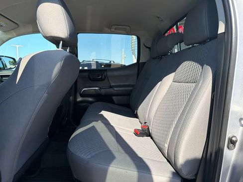 Used 2021 Toyota Tacoma SR5 AWD/4WD image 16