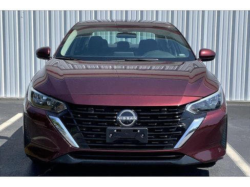 Used 2025 Nissan Sentra SV FWD image 3