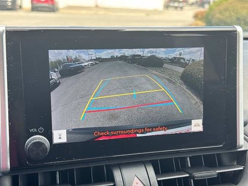 Used 2024 Toyota RAV4 XLE AWD/4WD image 35