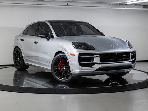Certified 2025 Porsche Cayenne GTS image 9