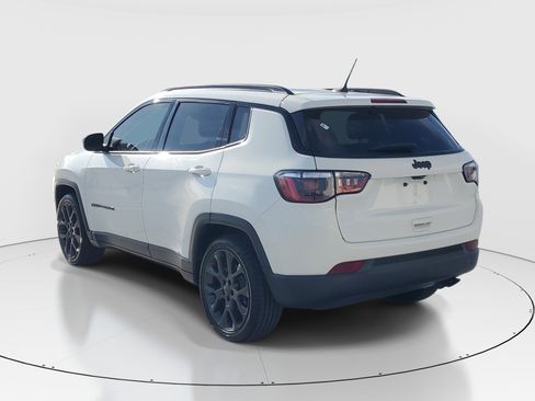 Used 2021 Jeep Compass Latitude FWD image 5