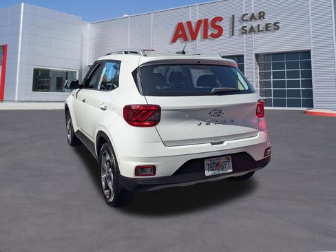 Used 2025 Hyundai Venue SEL FWD image 5
