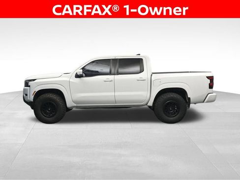 Used 2022 Nissan Frontier SV RWD image 2
