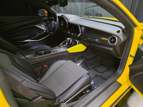 Used 2017 Chevrolet Camaro SS RWD image 29