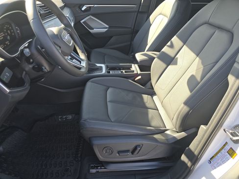 Certified 2025 Audi Q3 2.0T Premium w/ Convenience Package image 19