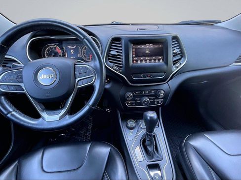 Used 2020 Jeep Cherokee Latitude Plus w/ Cold Weather Group AWD/4WD image 37