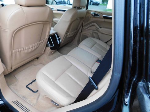 Used 2013 Porsche Cayenne Diesel AWD/4WD image 21