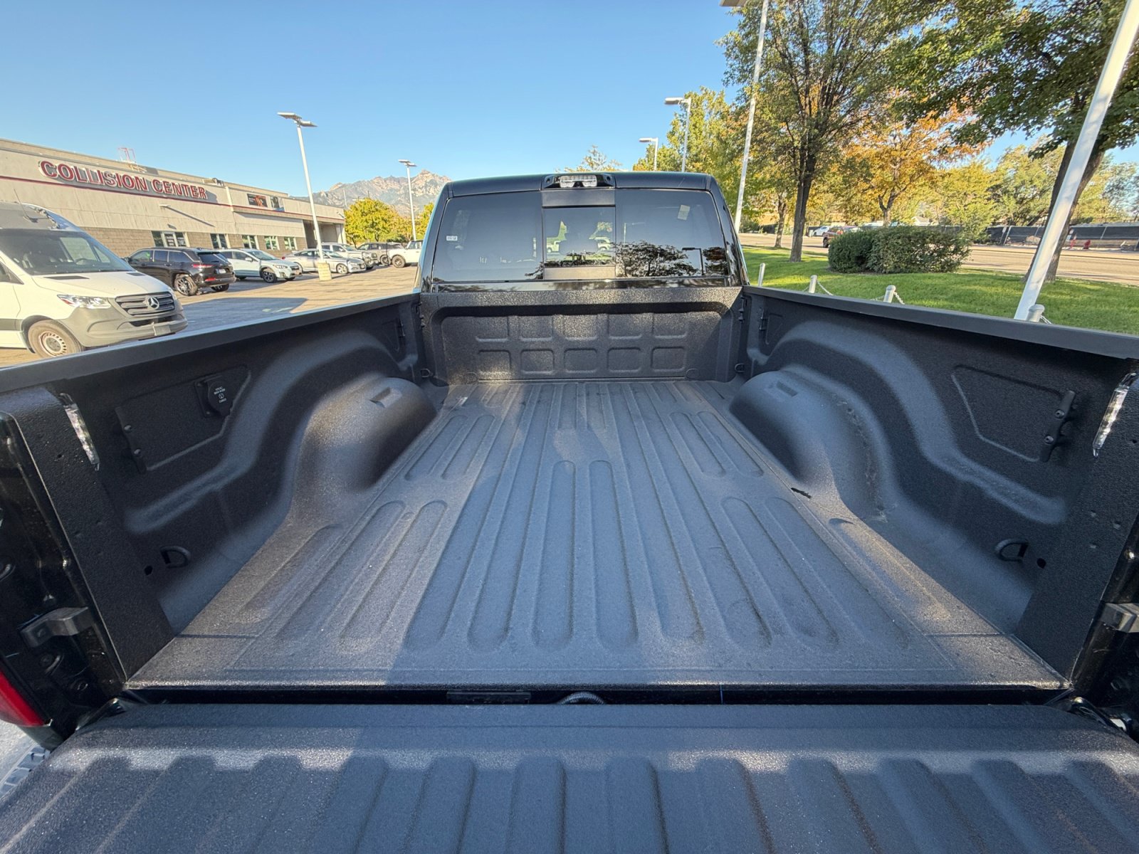 New 2027 RAM 2500 Laramie w/ Night Edition AWD/4WD image 18