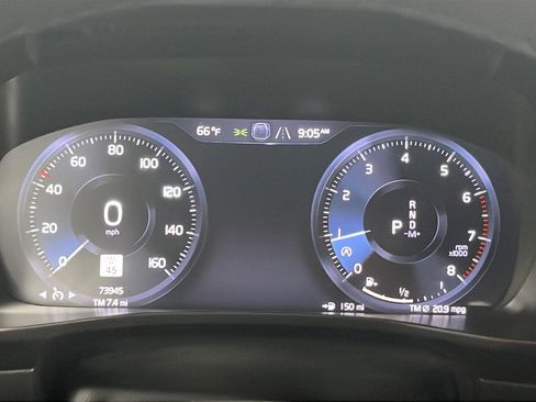 Used 2022 Volvo XC40 T5 Momentum AWD/4WD image 16