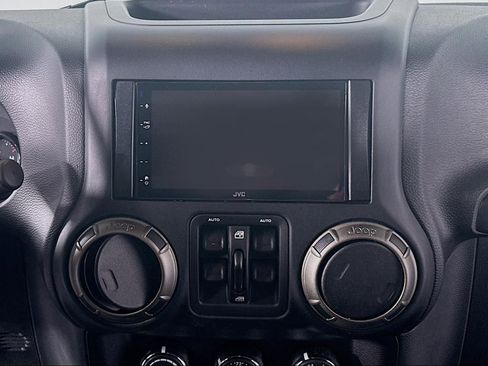 Used 2018 Jeep Wrangler Unlimited Sport image 39