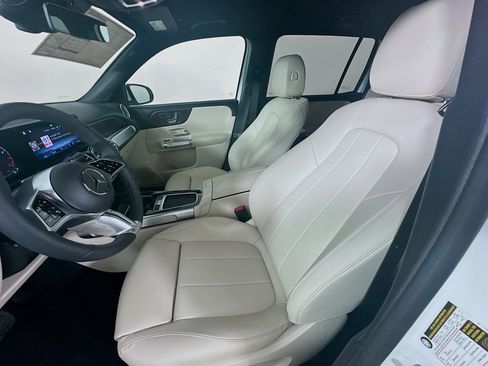 Certified 2025 Mercedes-Benz GLB 250 4MATIC image 27
