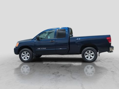 Used 2011 Nissan Titan SV w/ SV Value Truck Pkg AWD/4WD image 5