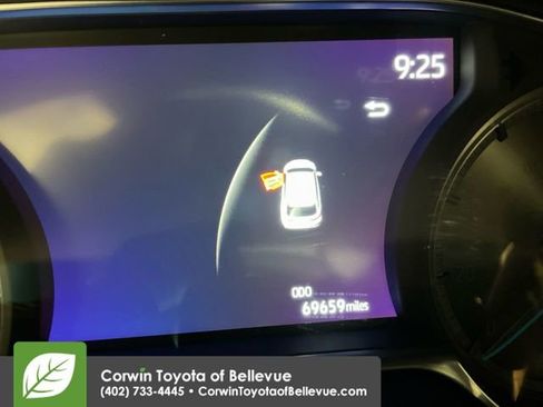 Certified 2021 Toyota Venza Limited image 10