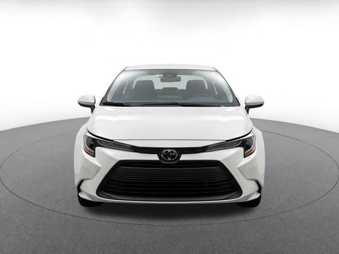 Used 2025 Toyota Corolla LE FWD image 2