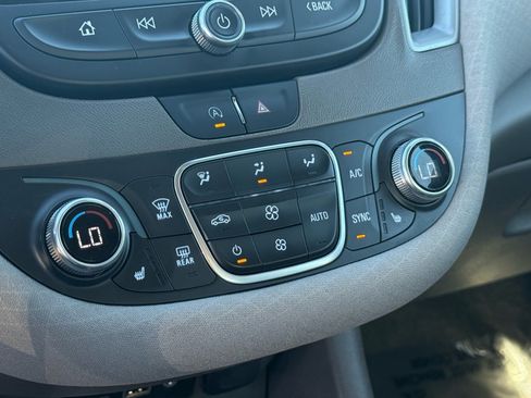 Used 2025 Chevrolet Malibu LT image 24