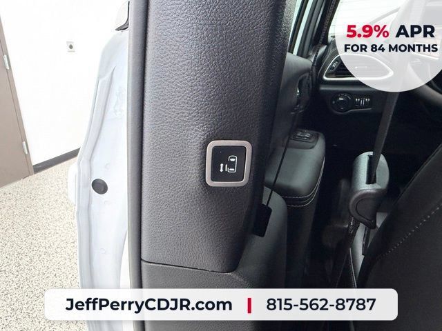 New 2027 Chrysler Pacifica Select AWD/4WD image 28