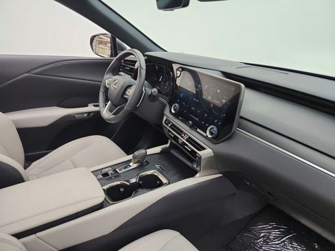 Used 2024 Lexus RX 350 Premium w/ Convenience Package FWD image 18